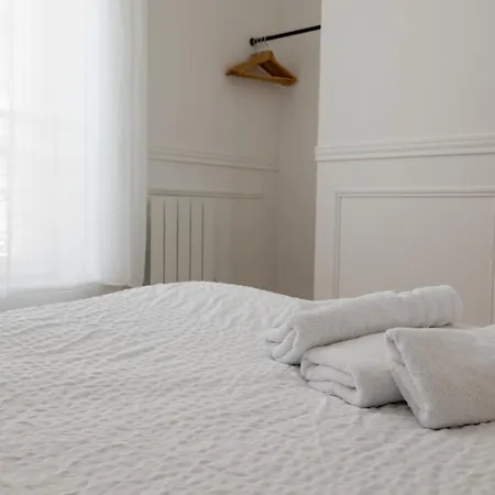 Cocon Douillet Et Lumineux Dans Le Coeur Historique Appartamento Reims